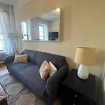 1 Bedroom Cozy Unit In Columbus Ave