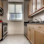 Global Luxury Suites At Bridge Tower Place
