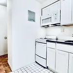 Times Square Manhattan - Private Room In 2 Bedroom Apartment