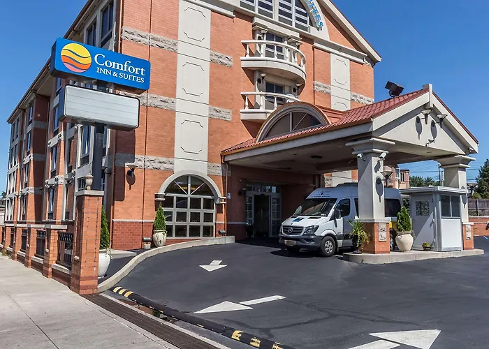 Comfort Inn & Suites Laguardia Airport