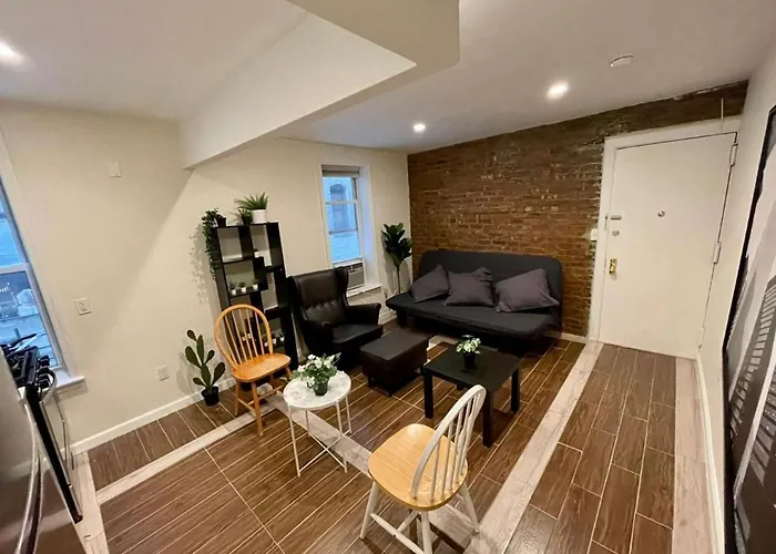 2 Bedrooms Apartament 1 Block From Manhattan
