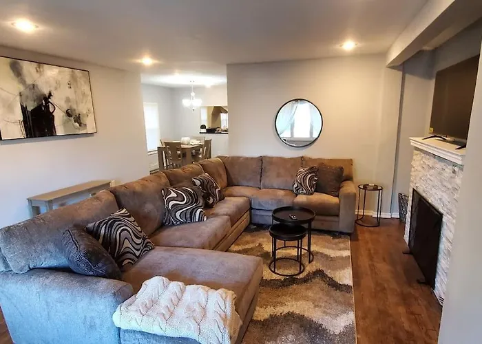 Quiet 3 Bedroom Apartment In Private Home