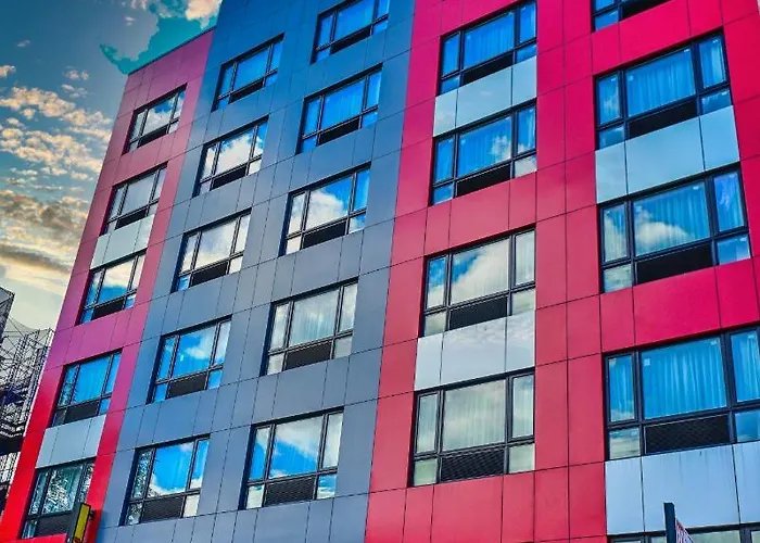 Super 8 By Wyndham Bronx Near Botanical Garden