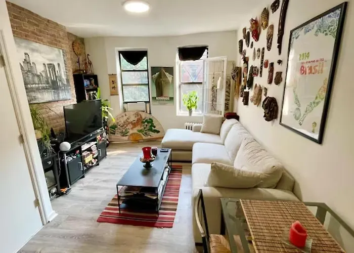 Charming One-Bedroom Apartment In South Chelsea