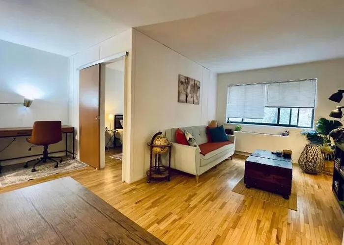 Cozy Accommodation In Chelsea