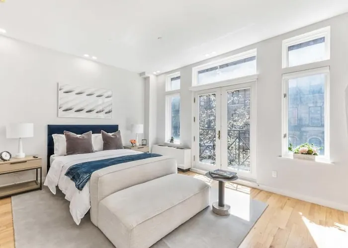 Studio W Charming Juliet Balcony In Upper East