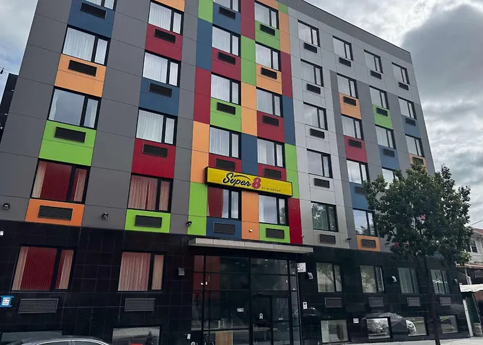 Super 8 By Wyndham Brooklyn Fulton Street Broadway Junction
