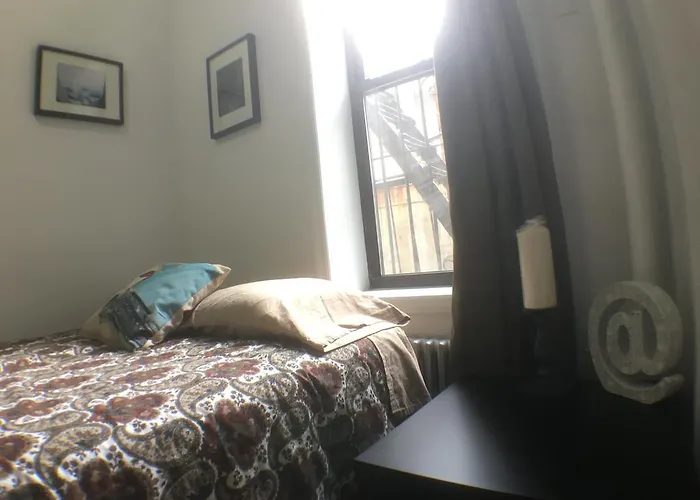 Two-Bedroom Apartment - Henry Street #42