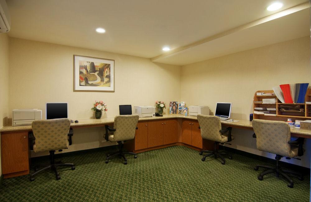 Fairfield By Marriott Jfk Airport Hotel 3*