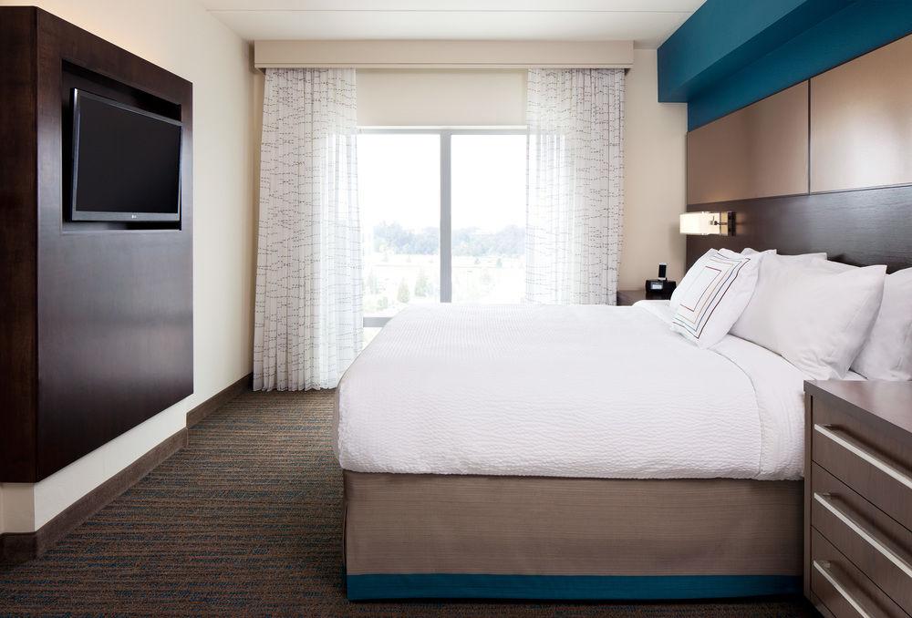 By Marriott The Bronx At Metro Center Atrium New York