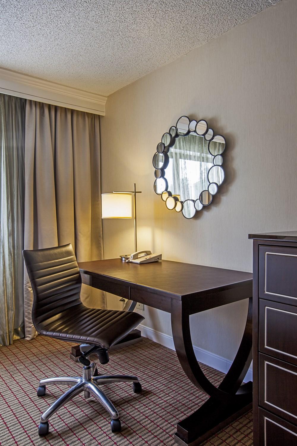 Laguardia Plaza 3*