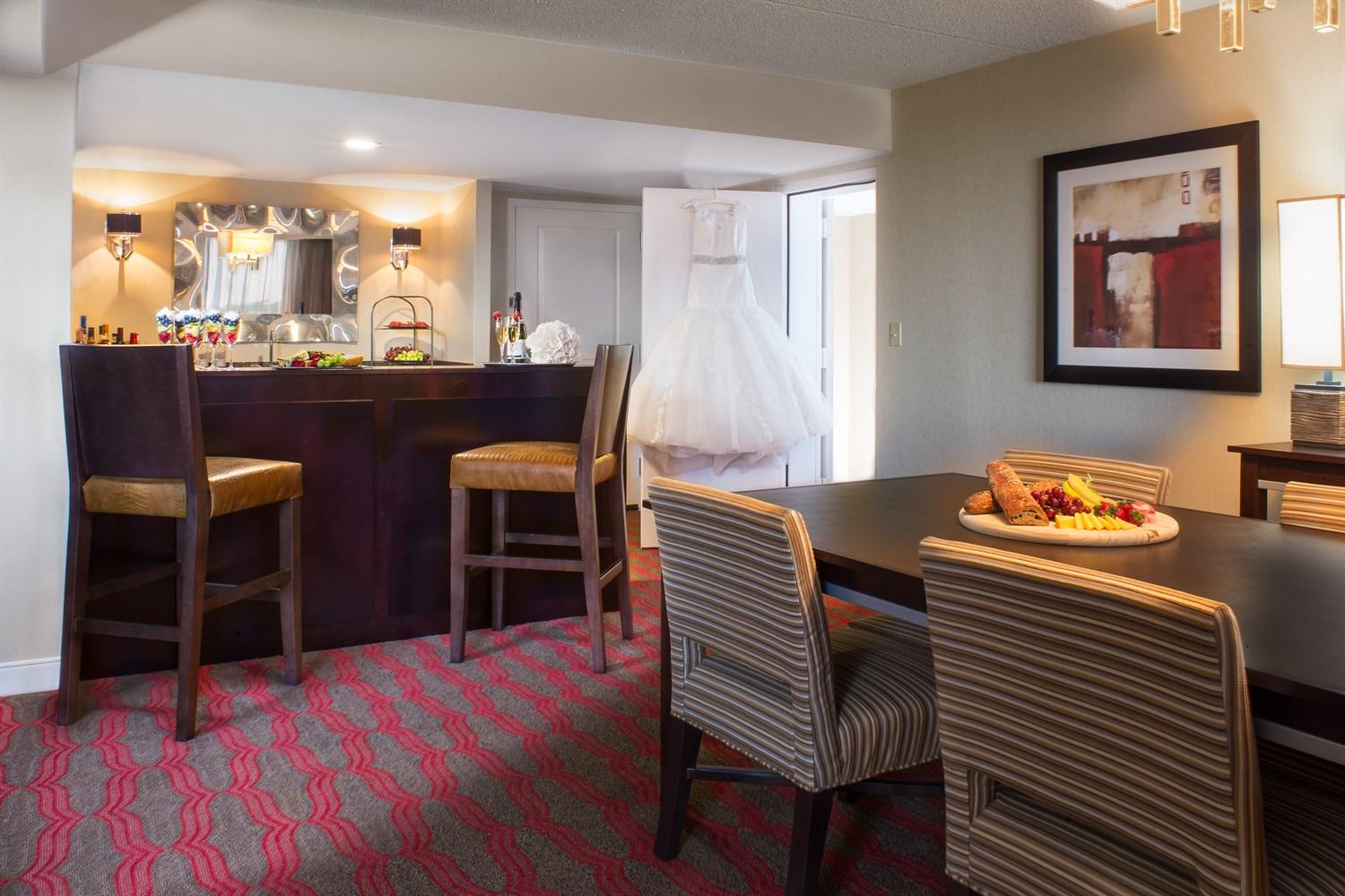Laguardia Plaza Hotel 3*