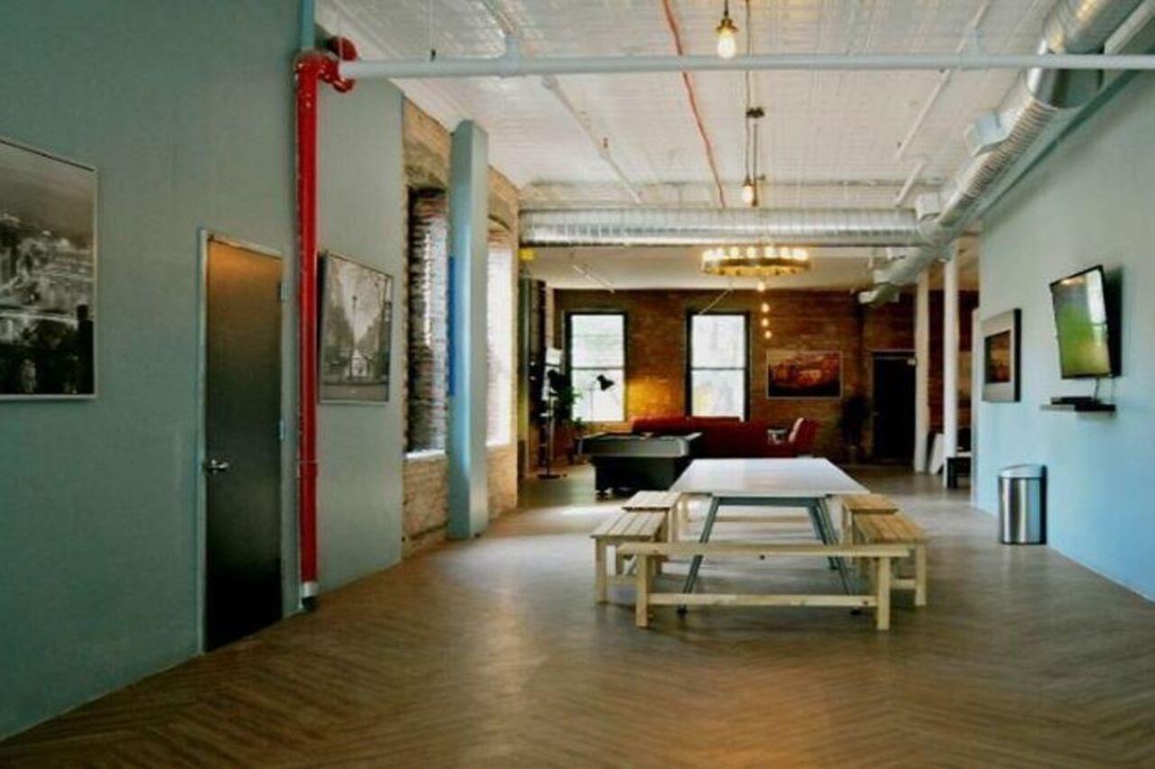 B And 2* New York
