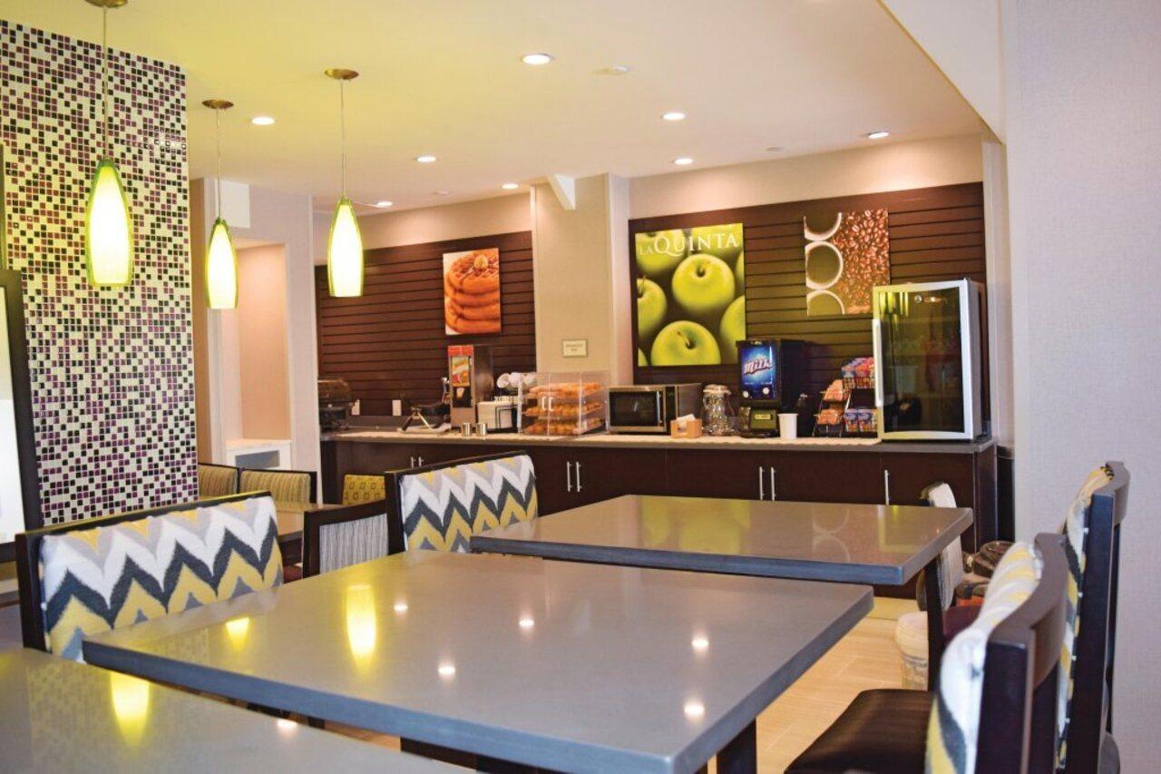 Hotel La Quinta By Wyndham City Central Park 3*