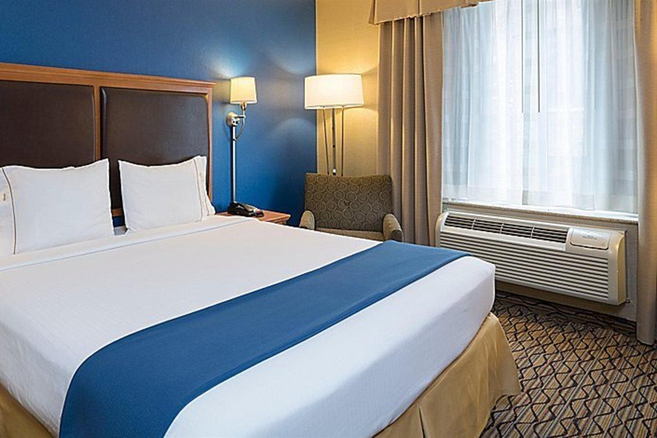 Express Chelsea By Ihg 3*