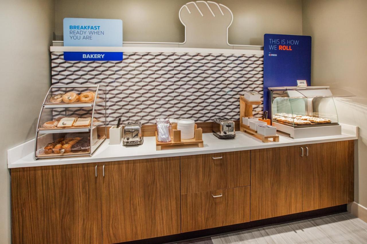 Hotel Express - Jamaica - Jfk Airtrain - Nyc By Ihg 3*