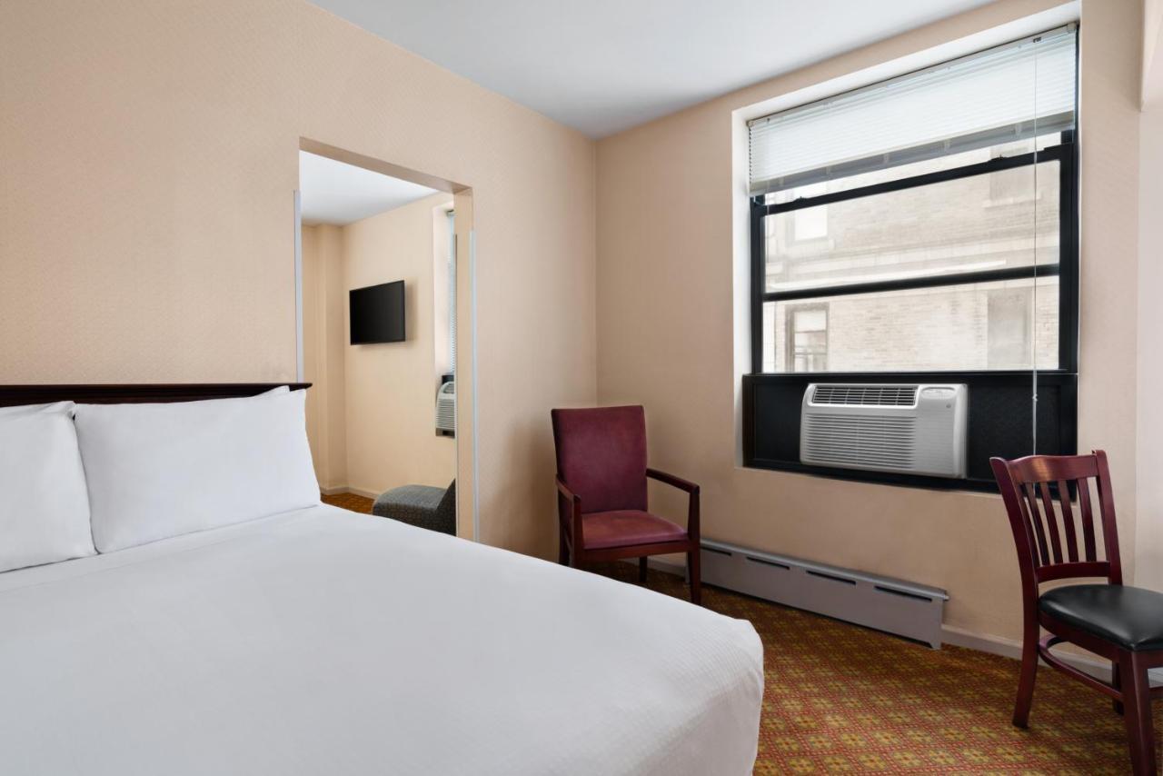 Night Broadway Hotel New York