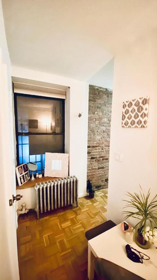 Times Square Manhattan - Private Room In 2 Bedroom Apartment Guest house *