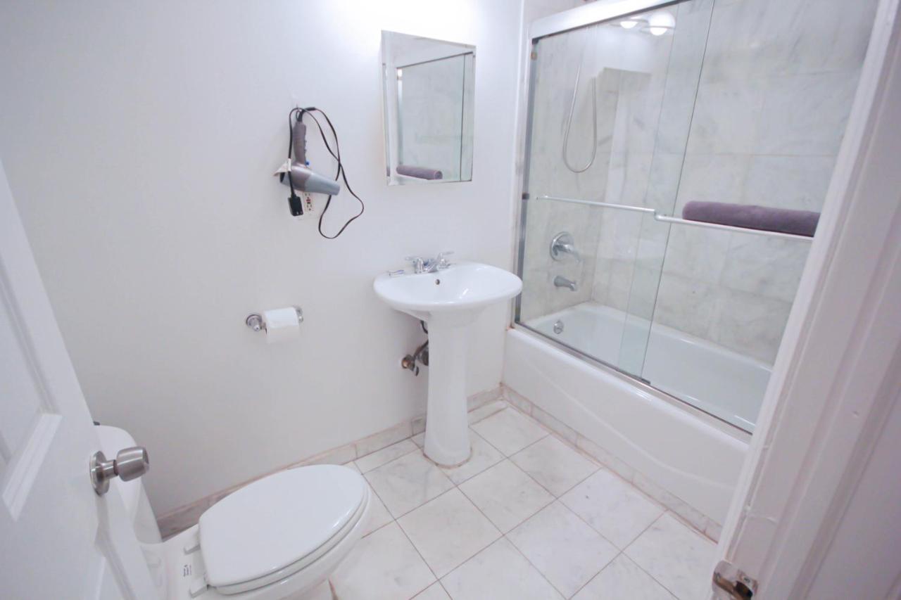 Studio Plus - One-bedroom Apt Apartment New York