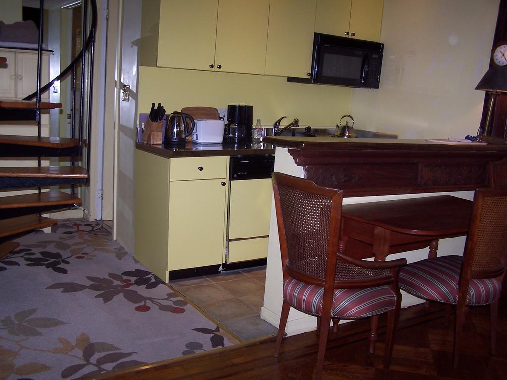 Brownstone Bed And No Breakfast
