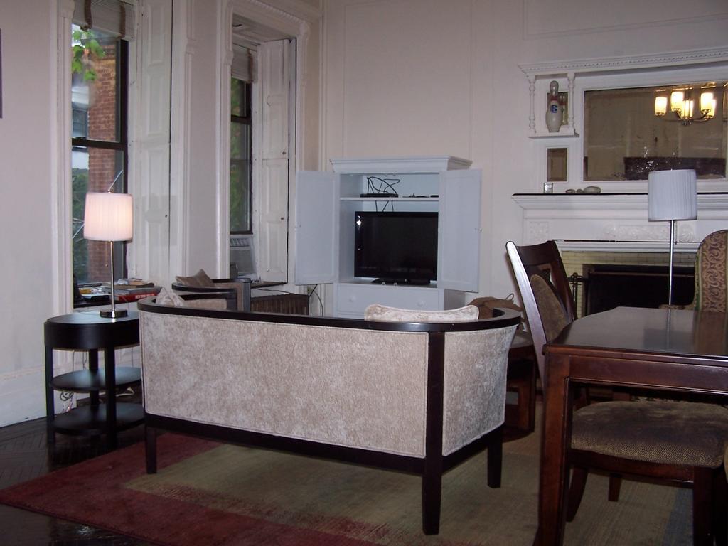 Apartment Brownstone Bed And No Breakfast New York