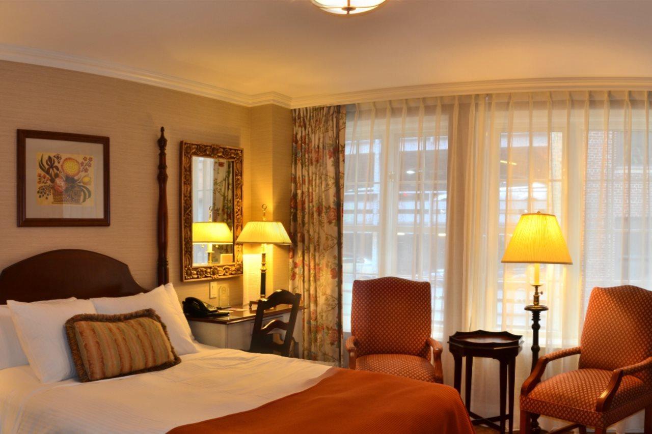 Hotel The Street 3*