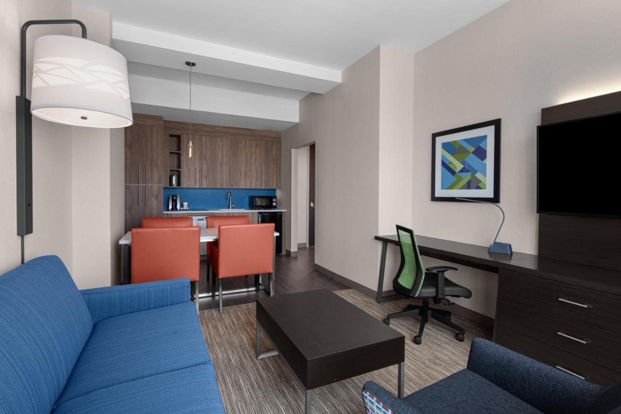 Express & Woodside Laguardia Airport 3*