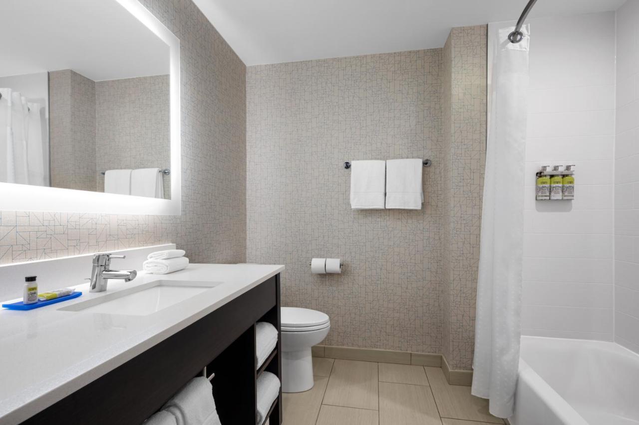Hotel Express & Woodside Laguardia Airport New York