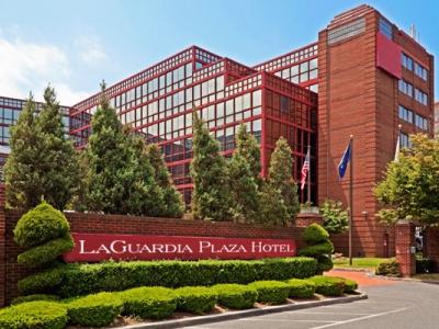 Laguardia Plaza