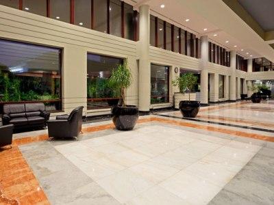 Hotel Laguardia Plaza 3*