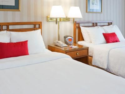 Laguardia Plaza Hotel 3*