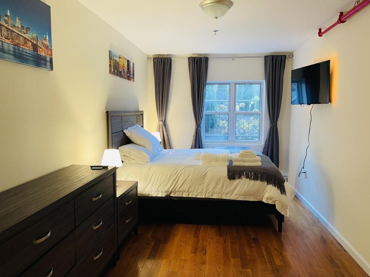 Apartment Huge Duplex 2 Bedroom-apt Queens Nyc. A Hidden Gem