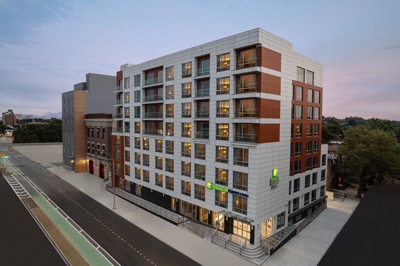 Hotel Express & Woodside Laguardia Airport 3*
