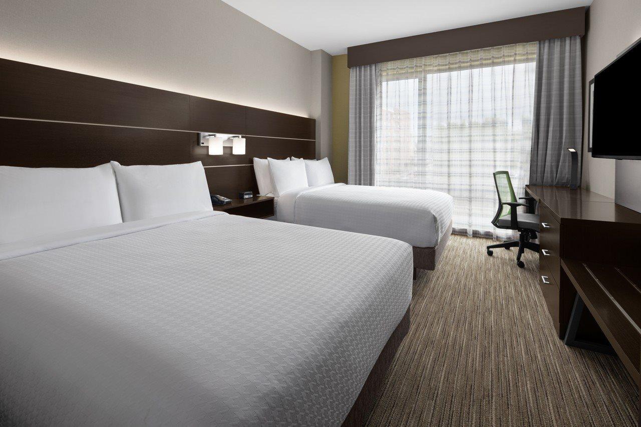 Express & Woodside Laguardia Airport Hotel