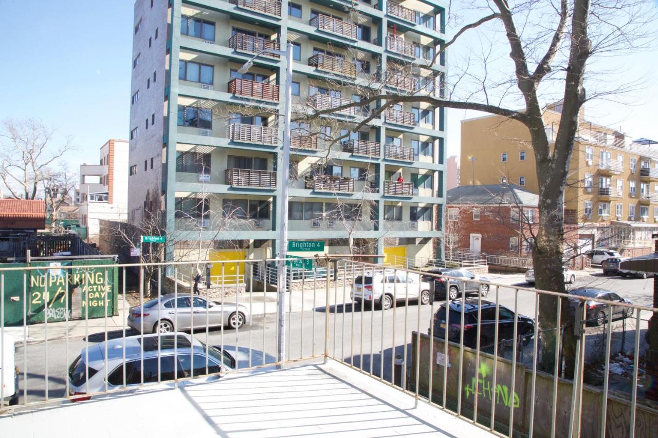 Brightonbeach Blue Close To The Ocean N Shops New York