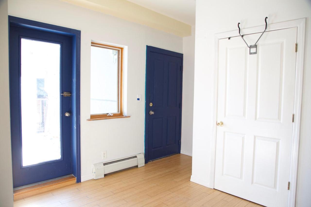 Brightonbeach Blue Close To The Ocean N Shops * New York