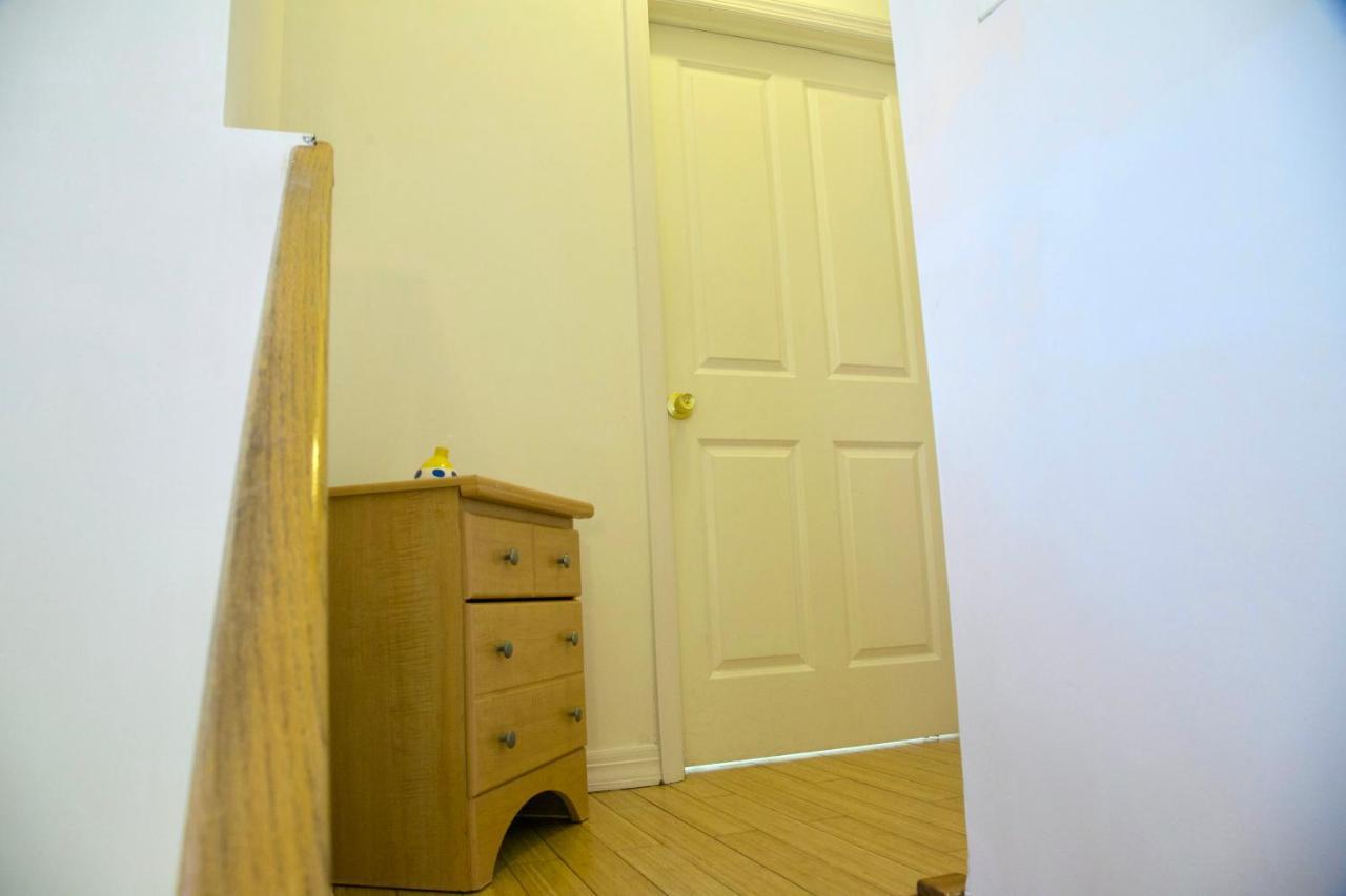 Homestay Brightonbeach Blue Close To The Ocean N Shops *