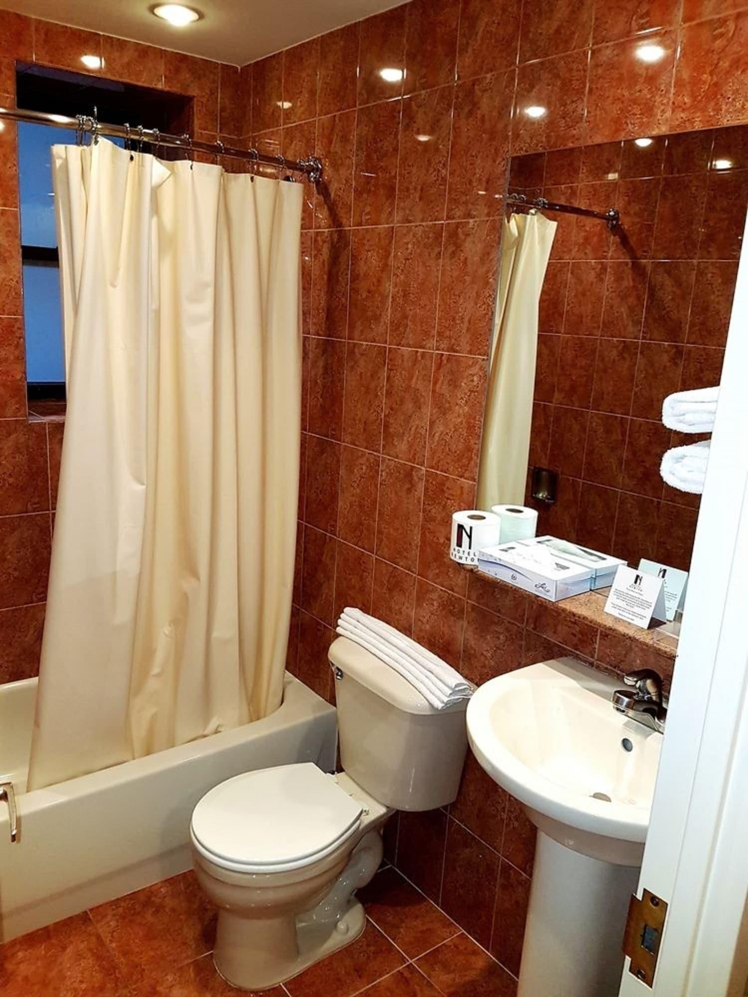 Hotel Newton 3*