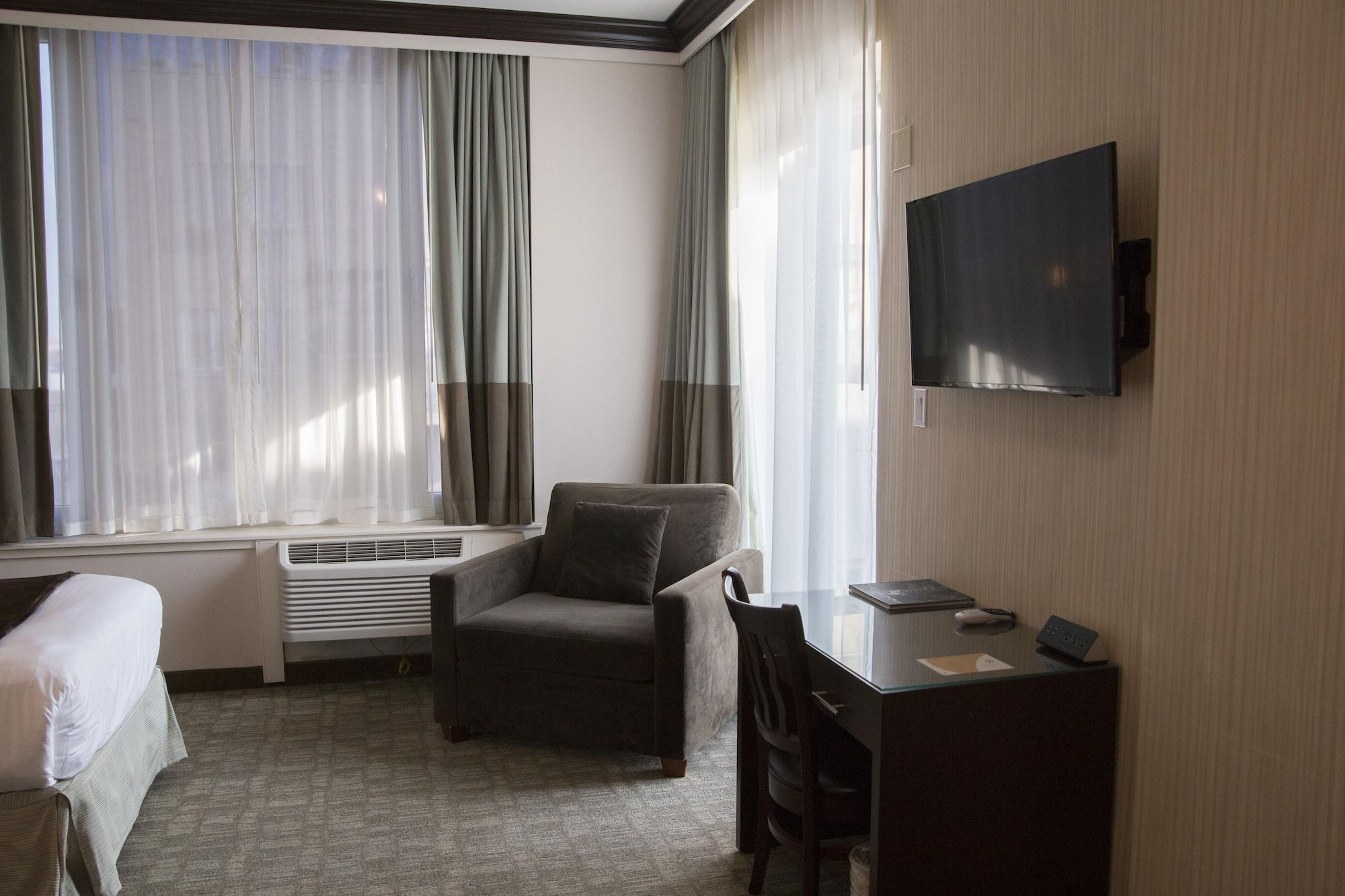Aura Hotel Brooklyn