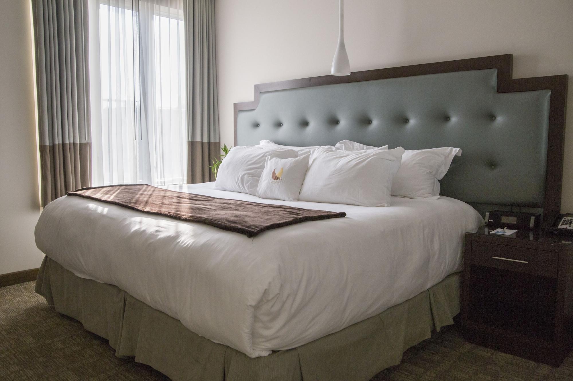 Aura Hotel Brooklyn Hotel 4*