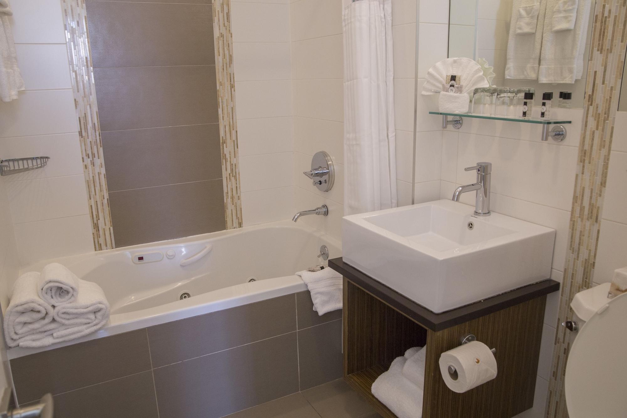 Hotel Aura Hotel Brooklyn