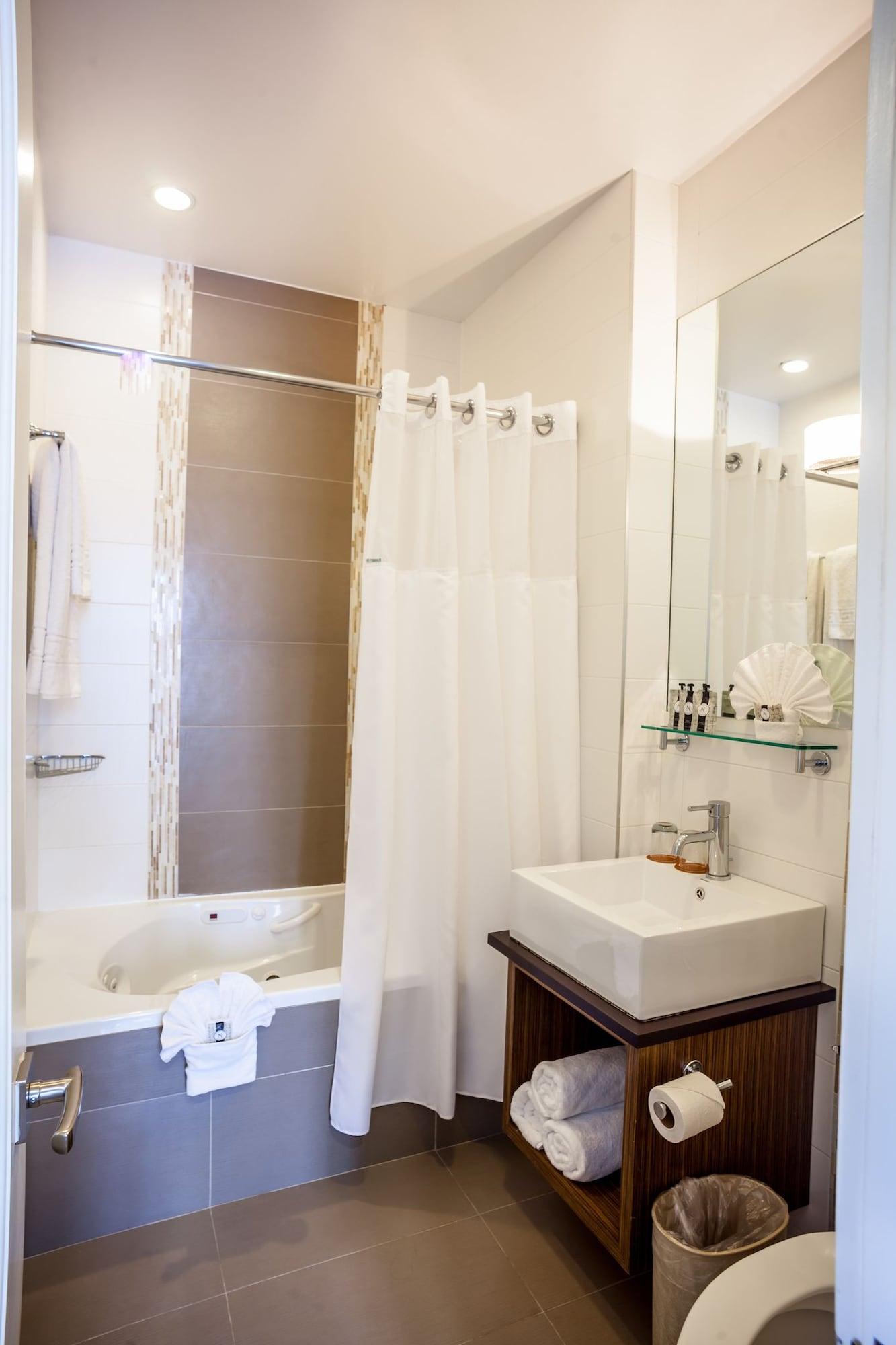 Aura Hotel Brooklyn Hotel 4*