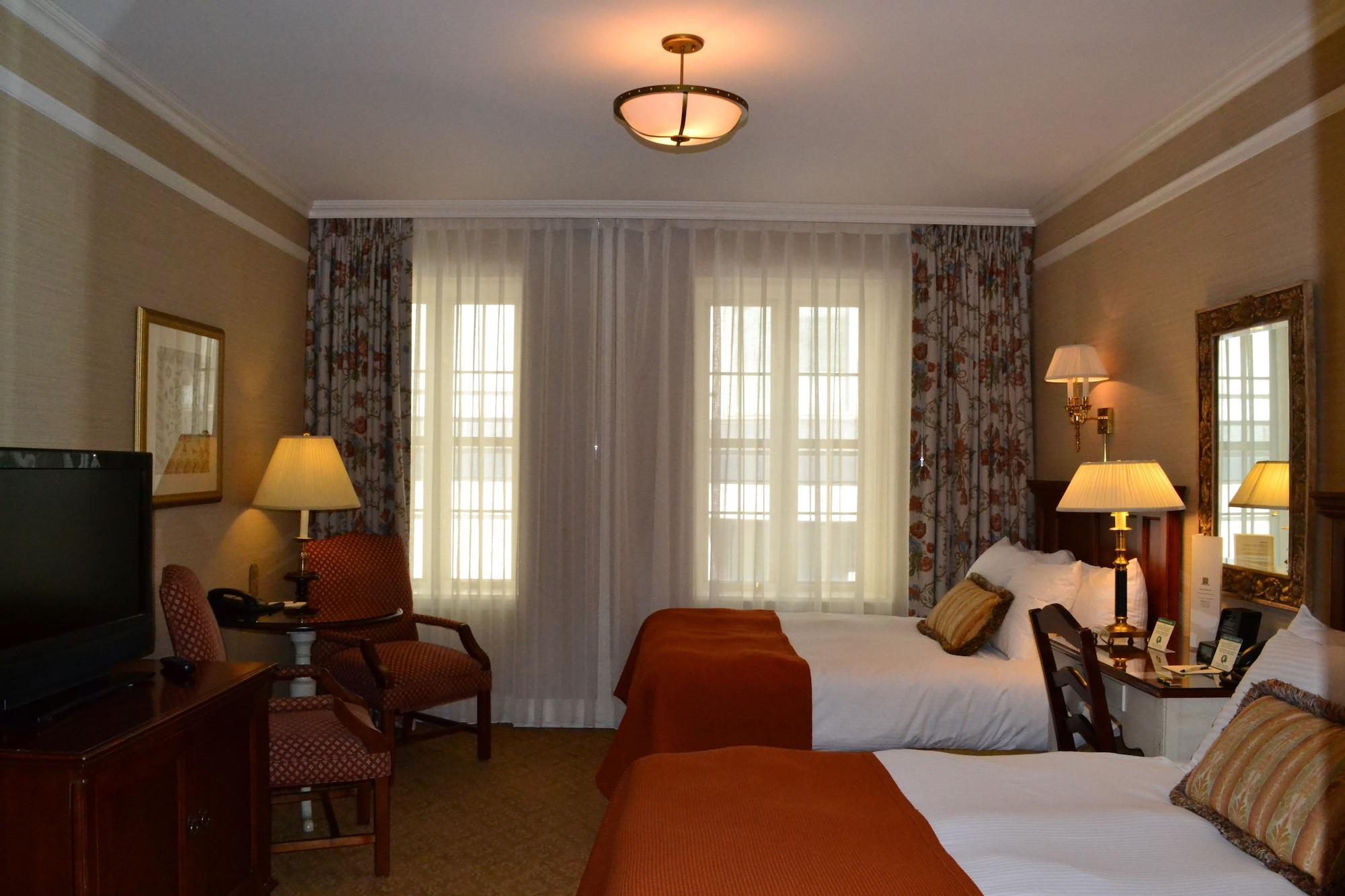 Hotel The Street 3*