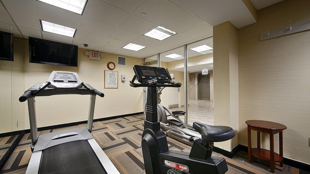 Best Western Queens Court 3*
