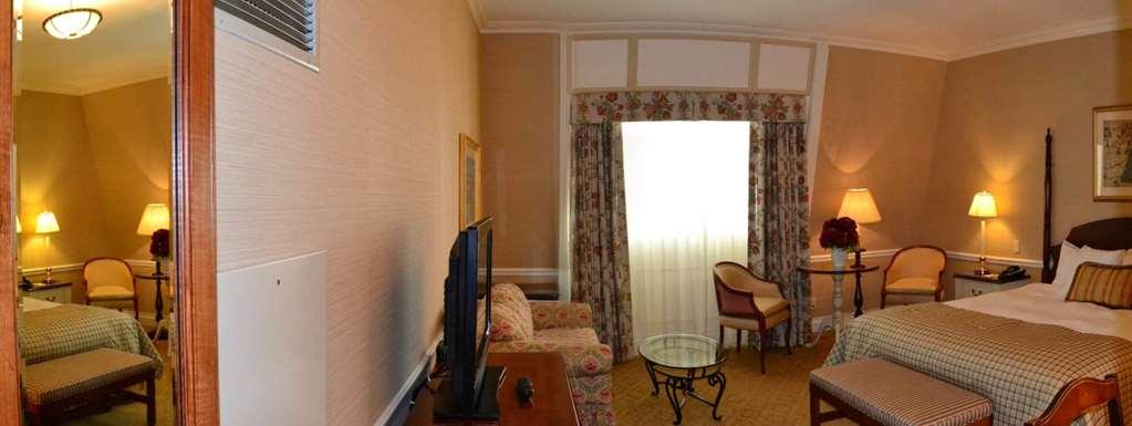 Hotel The Street 3*