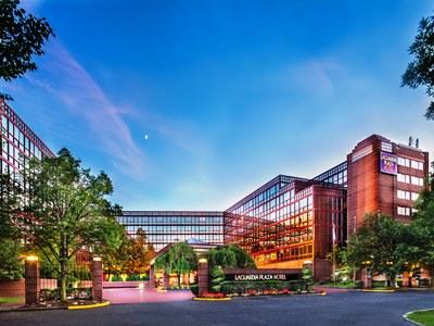 Laguardia Plaza Hotel