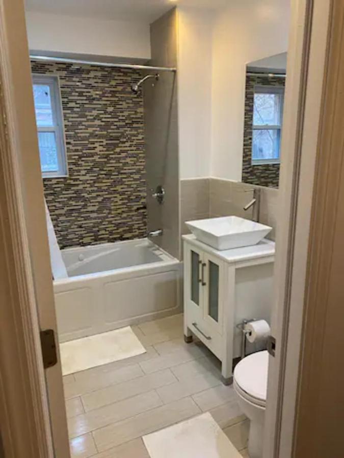 2 Bedroom Two Baths Newly Renovated * New York