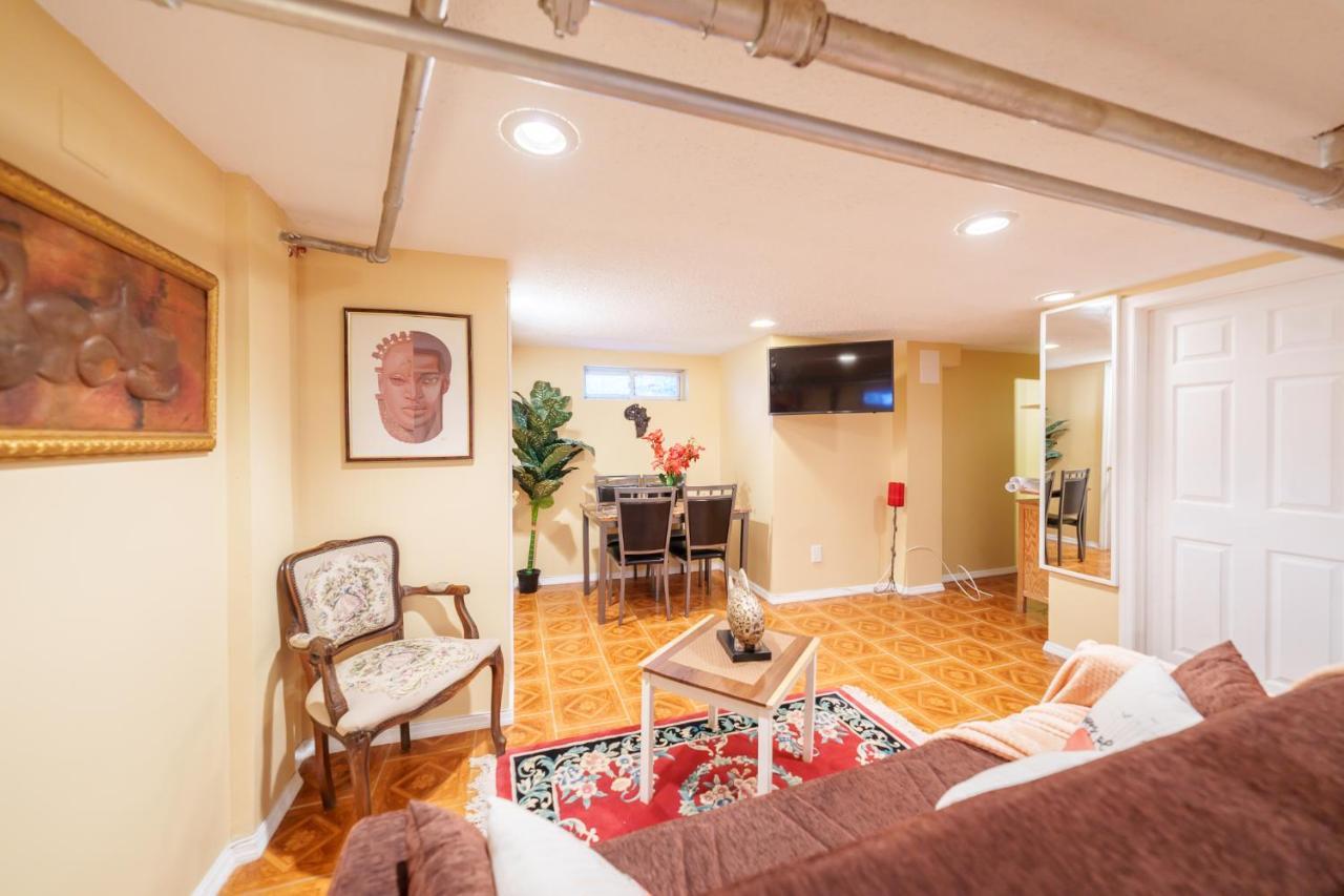 Newly Renovated Beautiful Studio Apt *
