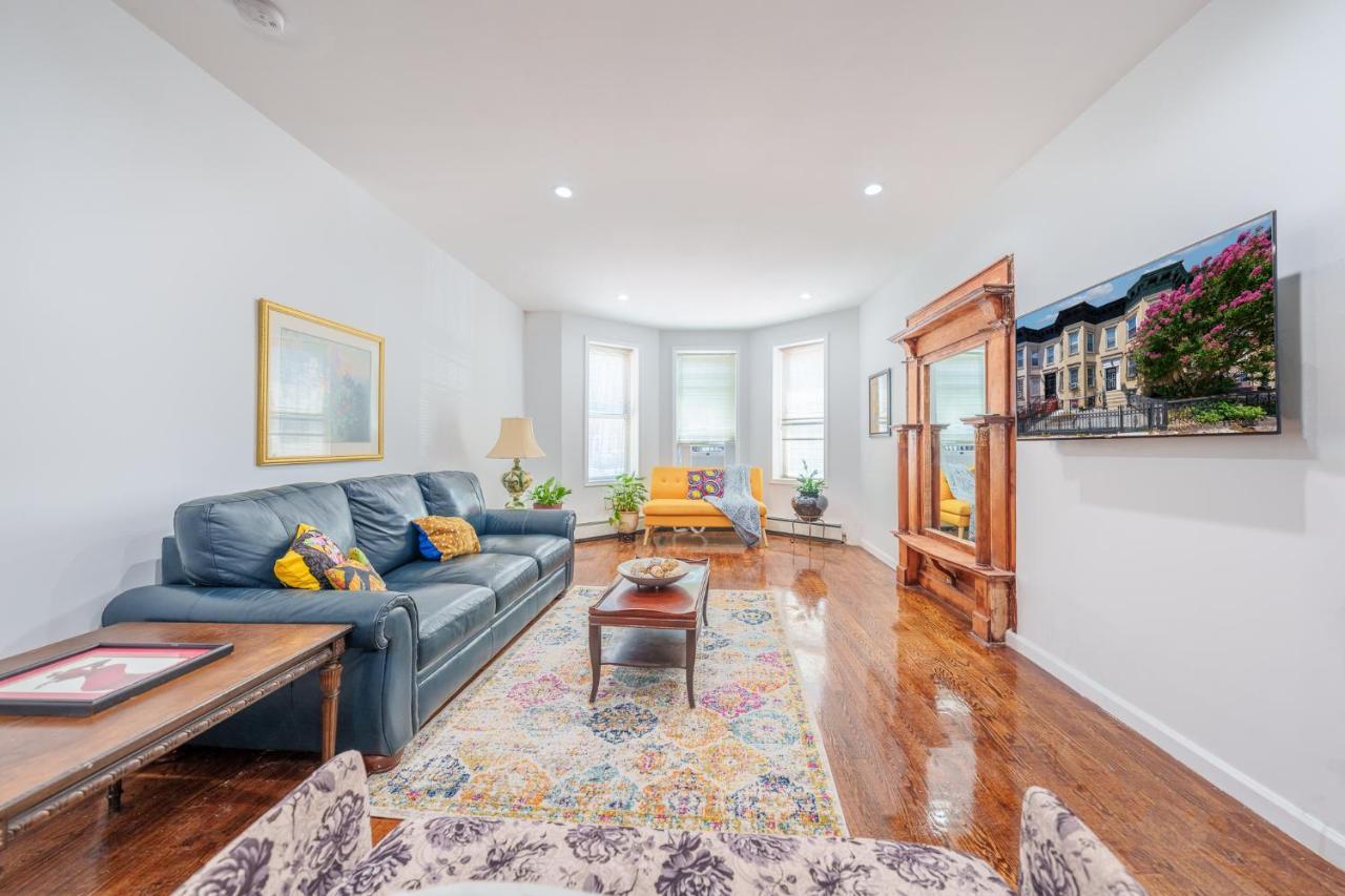 Lovely 2 Bedroom In The Hearts Of Crown Heights * New York