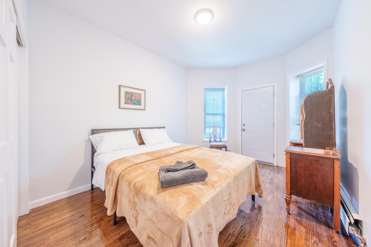 Lovely 2 Bedroom In The Hearts Of Crown Heights * New York
